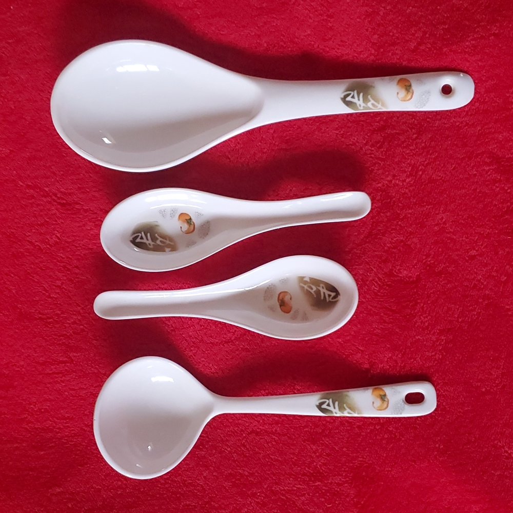 4 piece of Shuangho Spoons.